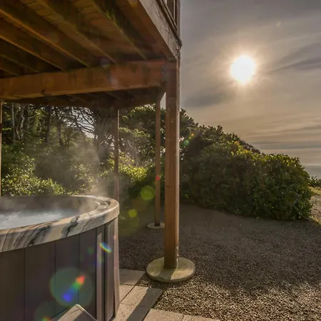 The Lookout Villa Newport Exterior photo